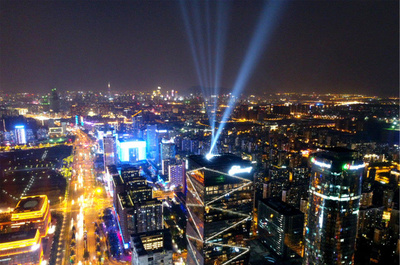 南京主城夜景照明構(gòu)架形成 燈光為筆勾勒夜金陵